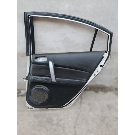 Puerta Trasera Derecha Mazda 6 Detalles