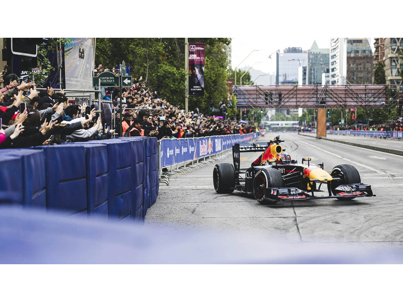 Red Bull Showrun Santiago 2023 dejó eufóricos a más de 80 mil personas.